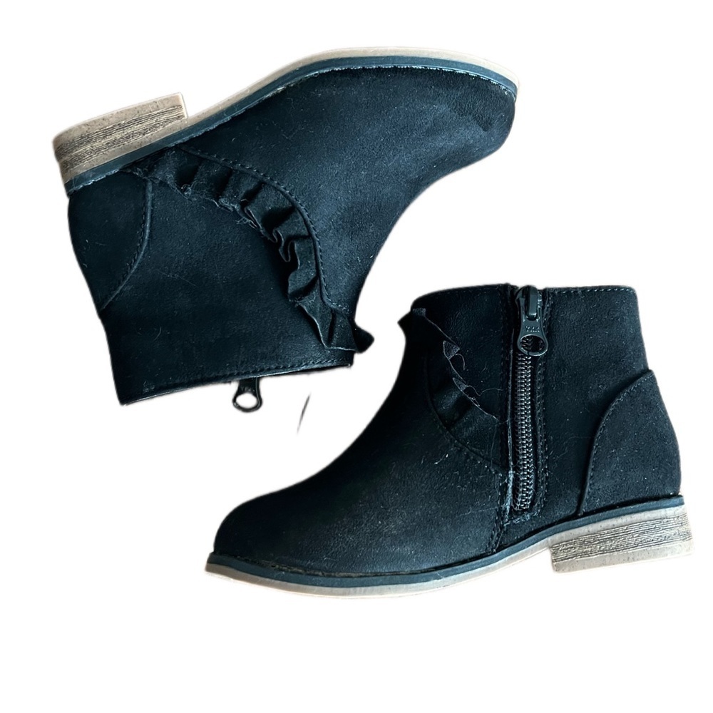 𝅺CAT & jack • short black zip boots with cute ruffle detail